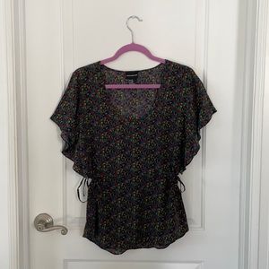 Floral blouse from Aritzia - size xs